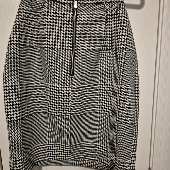 H&M Black and White Checkered Pencil Skirt - Picture 3 of 4